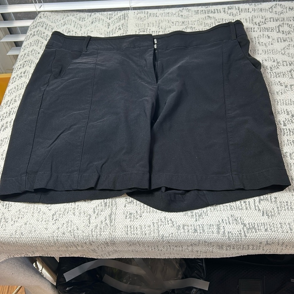 Vera Wang Simply Vera Black Shorts Stretch Waist Sz L